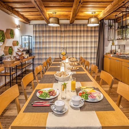 Hotel Lidovy Dum Bzenec Dış mekan fotoğraf