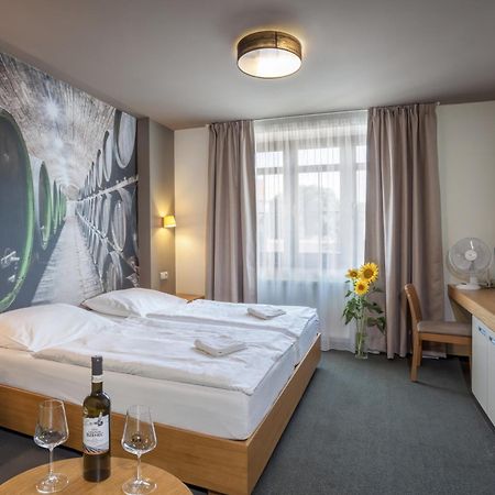 Hotel Lidovy Dum Bzenec Dış mekan fotoğraf