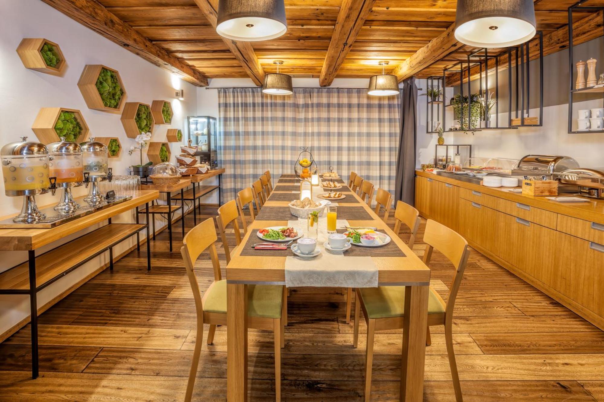Hotel Lidovy Dum Bzenec Dış mekan fotoğraf