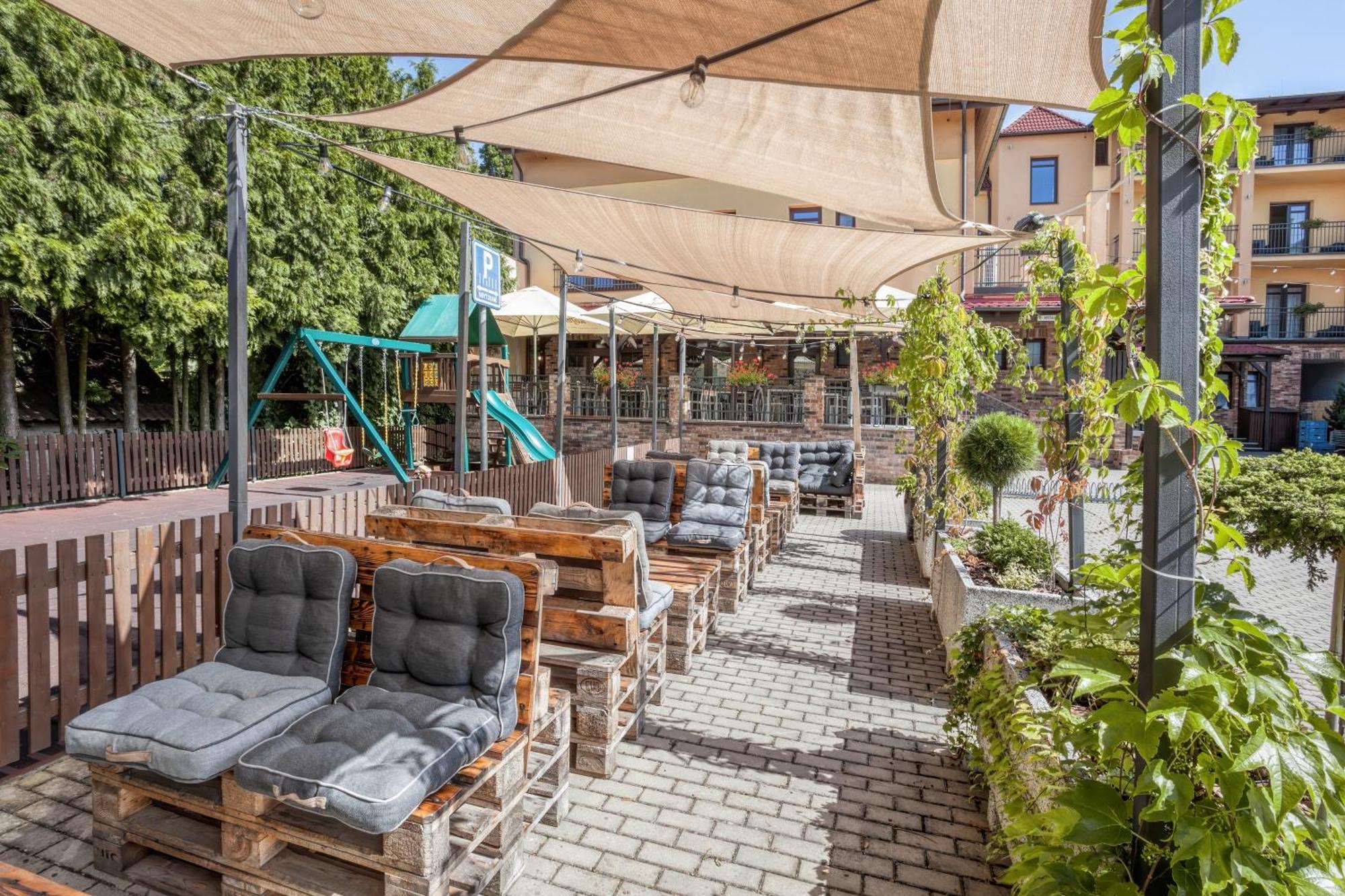 Hotel Lidovy Dum Bzenec Dış mekan fotoğraf