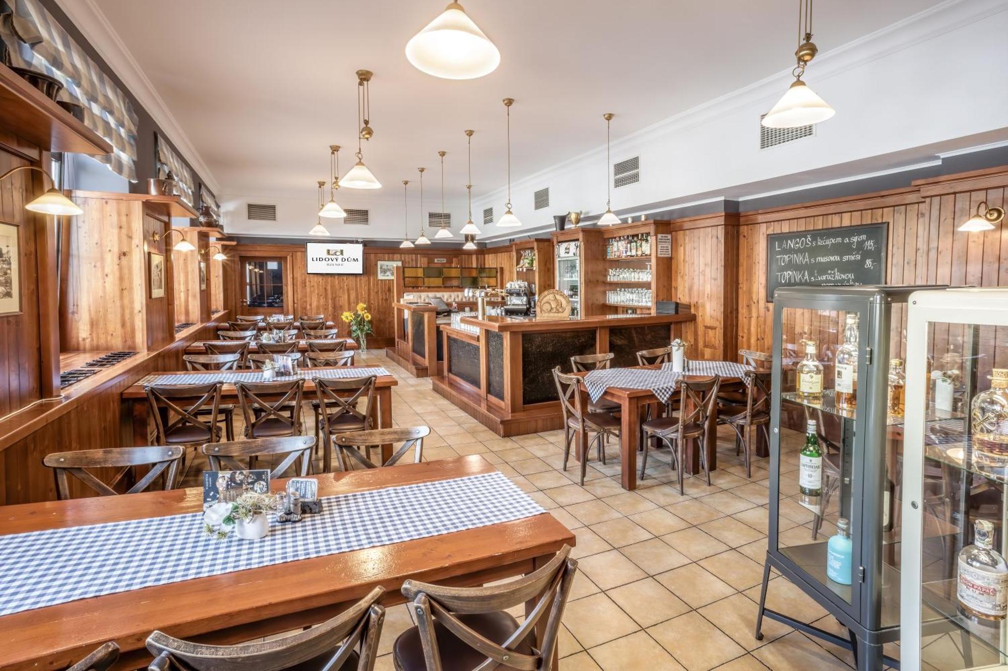 Hotel Lidovy Dum Bzenec Dış mekan fotoğraf