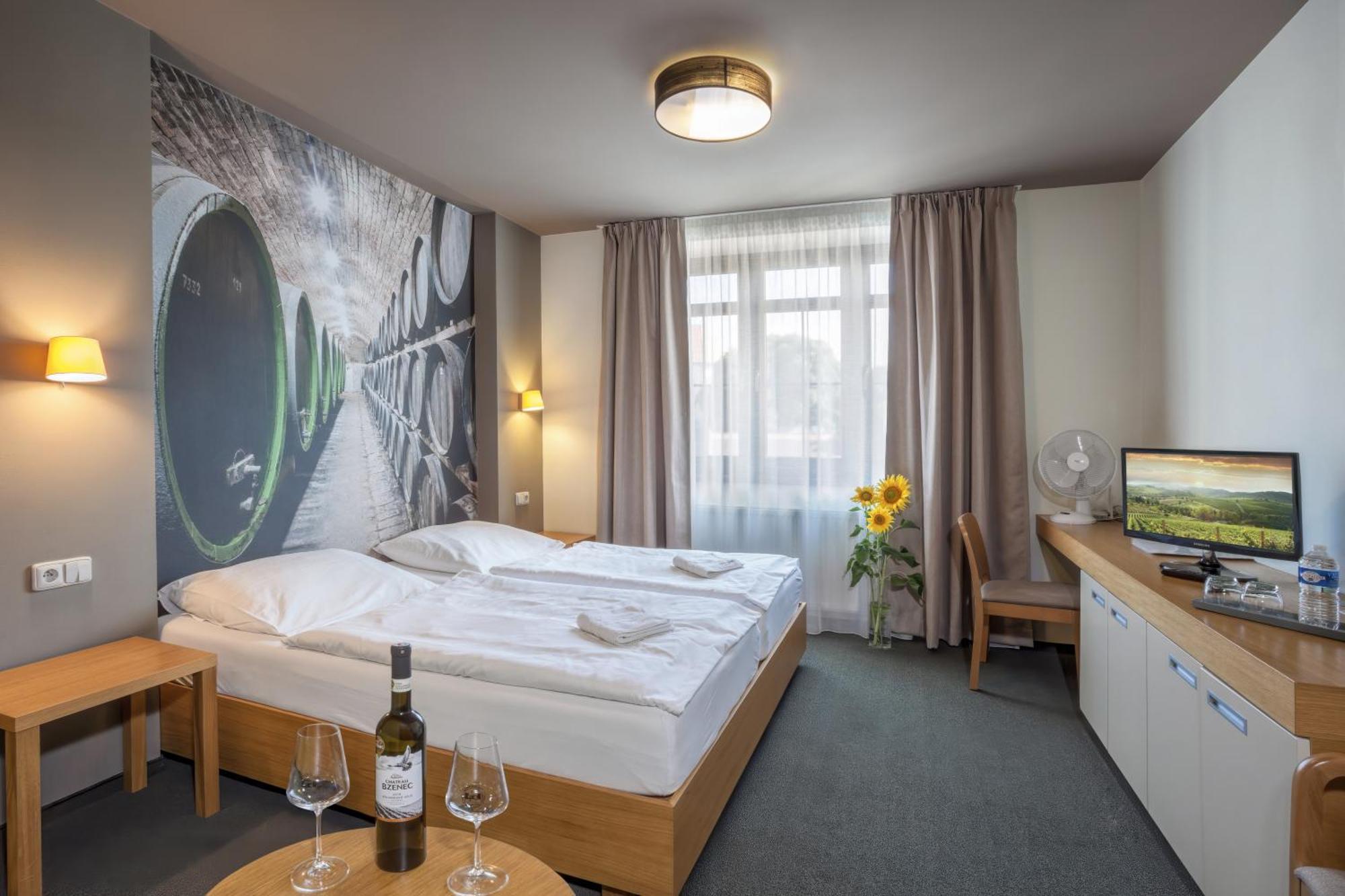 Hotel Lidovy Dum Bzenec Dış mekan fotoğraf
