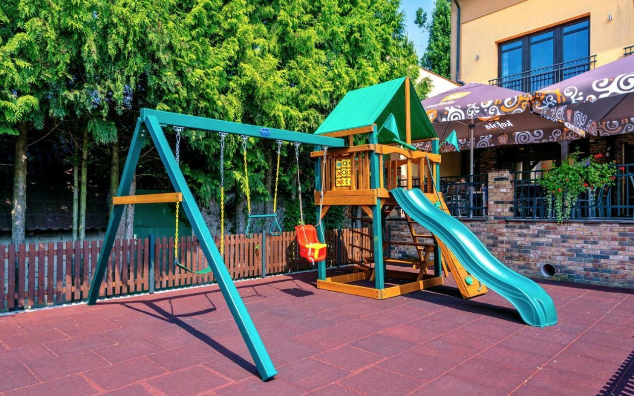 Hotel Lidovy Dum Bzenec Dış mekan fotoğraf